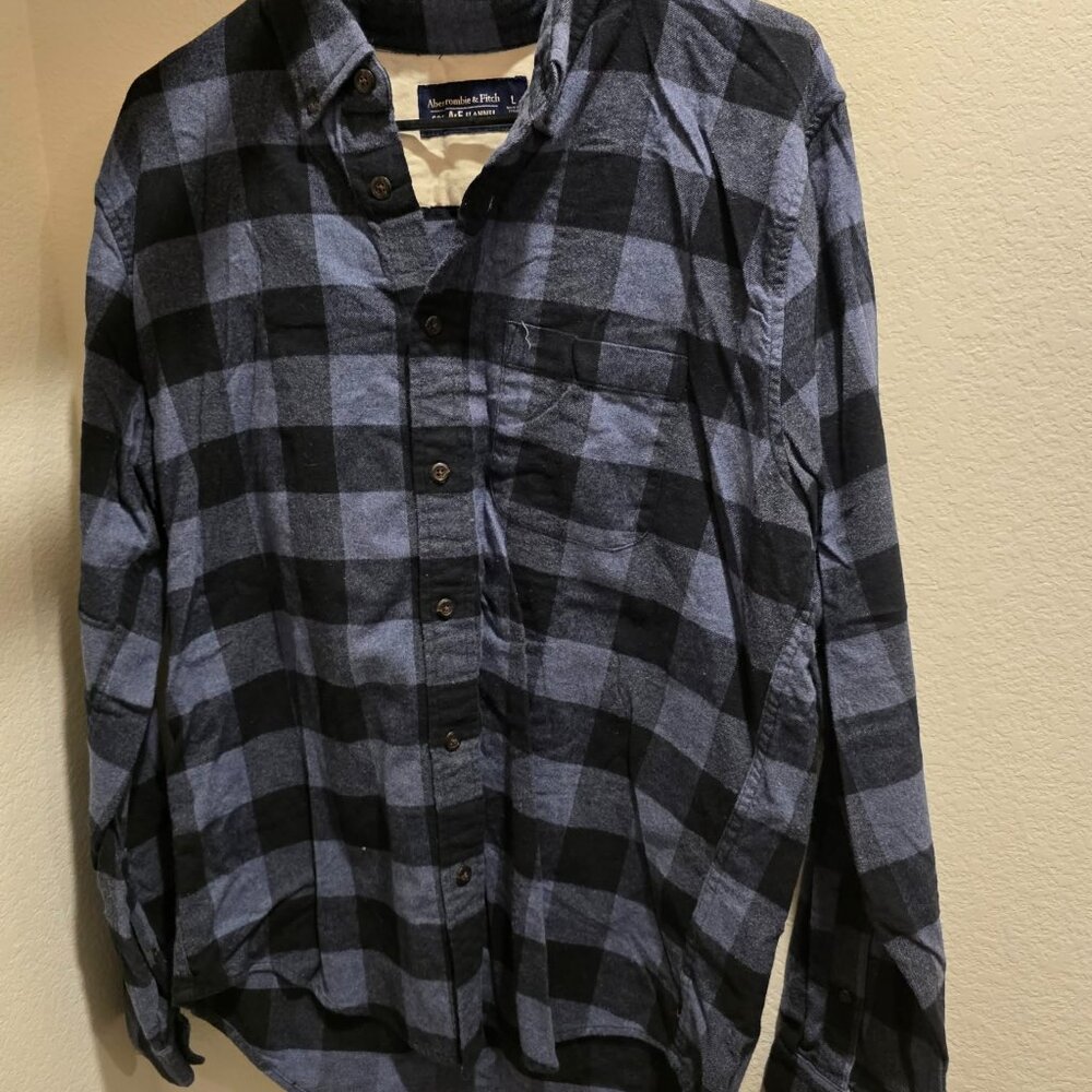 ABERCROMBIE AND FITCH NAVY BLUE FLANNEL (L)